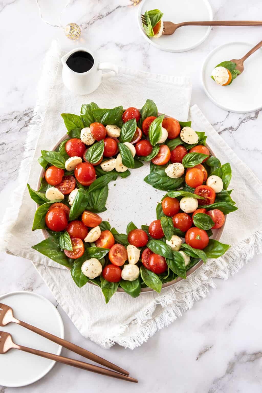 Caprese Christmas Wreath It S Not Complicated Recipes