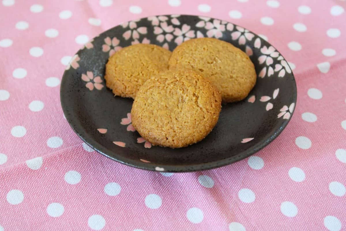 Gluten-Free Caramel Cookies. A recipe by It's Not Complicated Recipes.