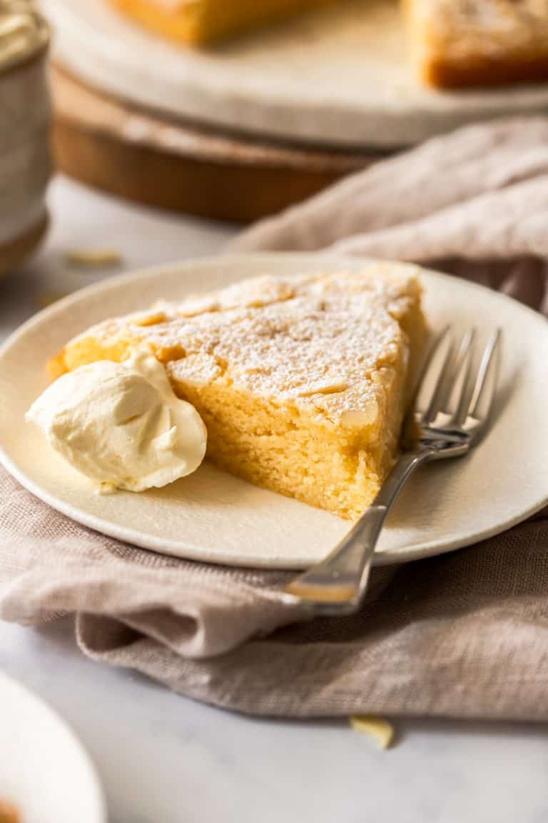 Almond Cake - Easy and Gluten-Free - It's Not Complicated Recipes