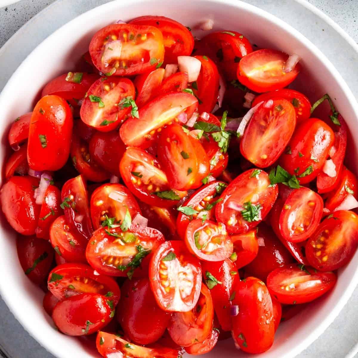 Efterligning Igangværende det sidste Tomato and Onion Salad - It's Not Complicated Recipes