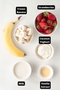 Strawberry and Banana Smoothie - It's Not Complicated Recipes